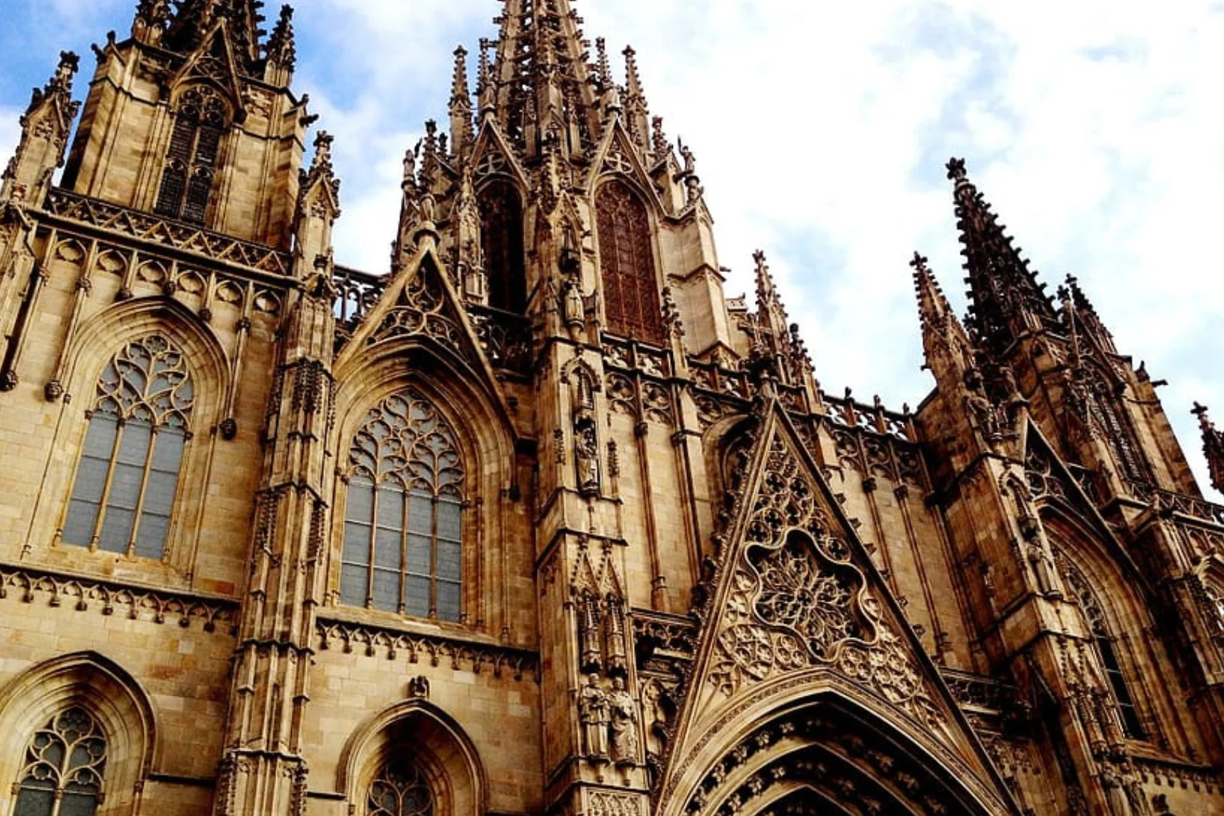 Arte gótico en España: Características y ejemplos destacados