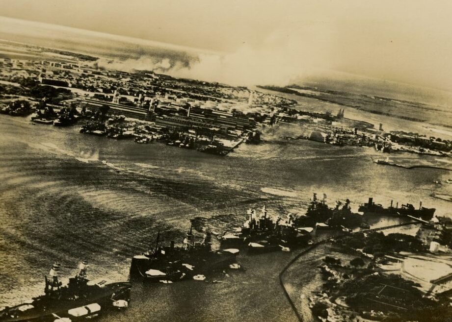 Ataque a Pearl Harbor en la isla de Oahu: Un día que cambió la historia.