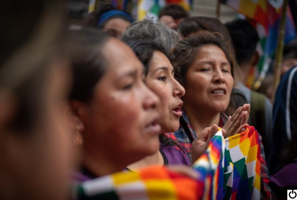 Bandera de varios colores: significado y simbología de un emblema multicolor.