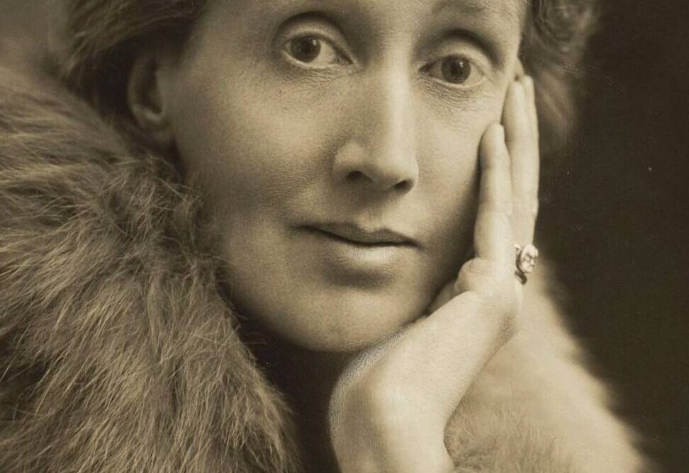 Biografía breve de Virginia Woolf: Vida y Obra de la Escritora Modernista.