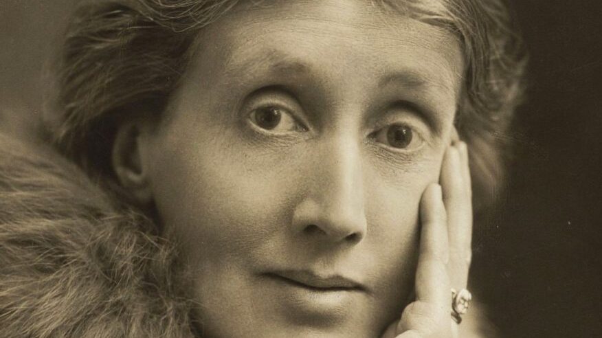 Biografía de Virginia Woolf: escritora y feminista destacada.