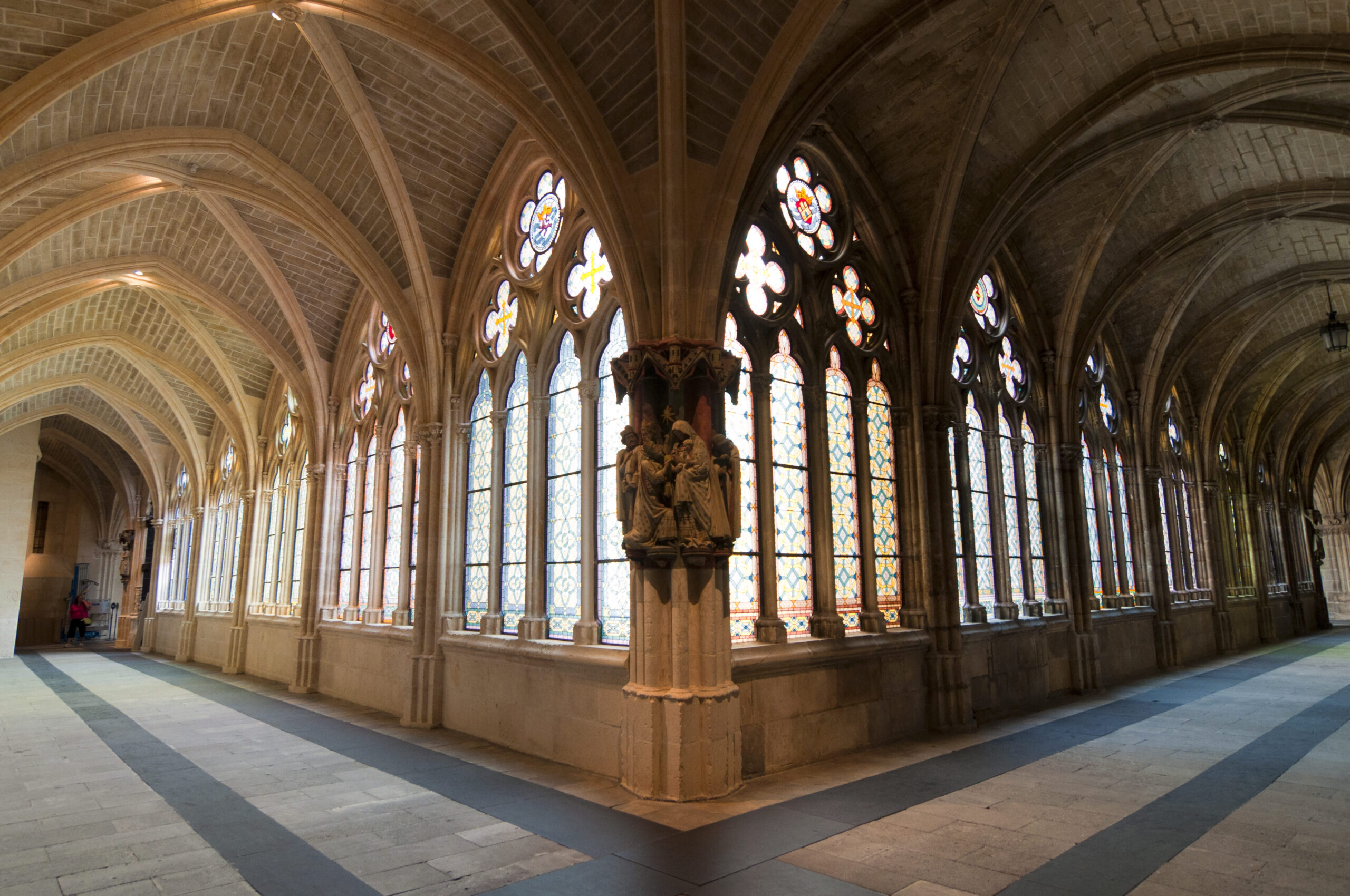 Características generales del arte gótico: un estilo arquitectónico y artístico medieval.