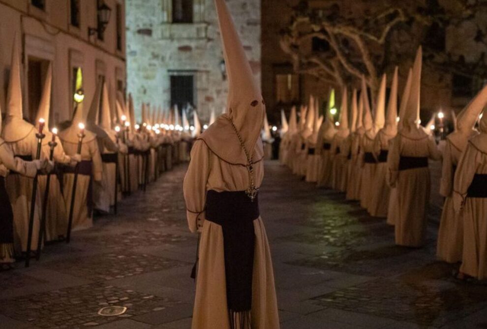 Celebración de la Semana Santa en el año 2023: Pascua Católica y sus tradiciones.