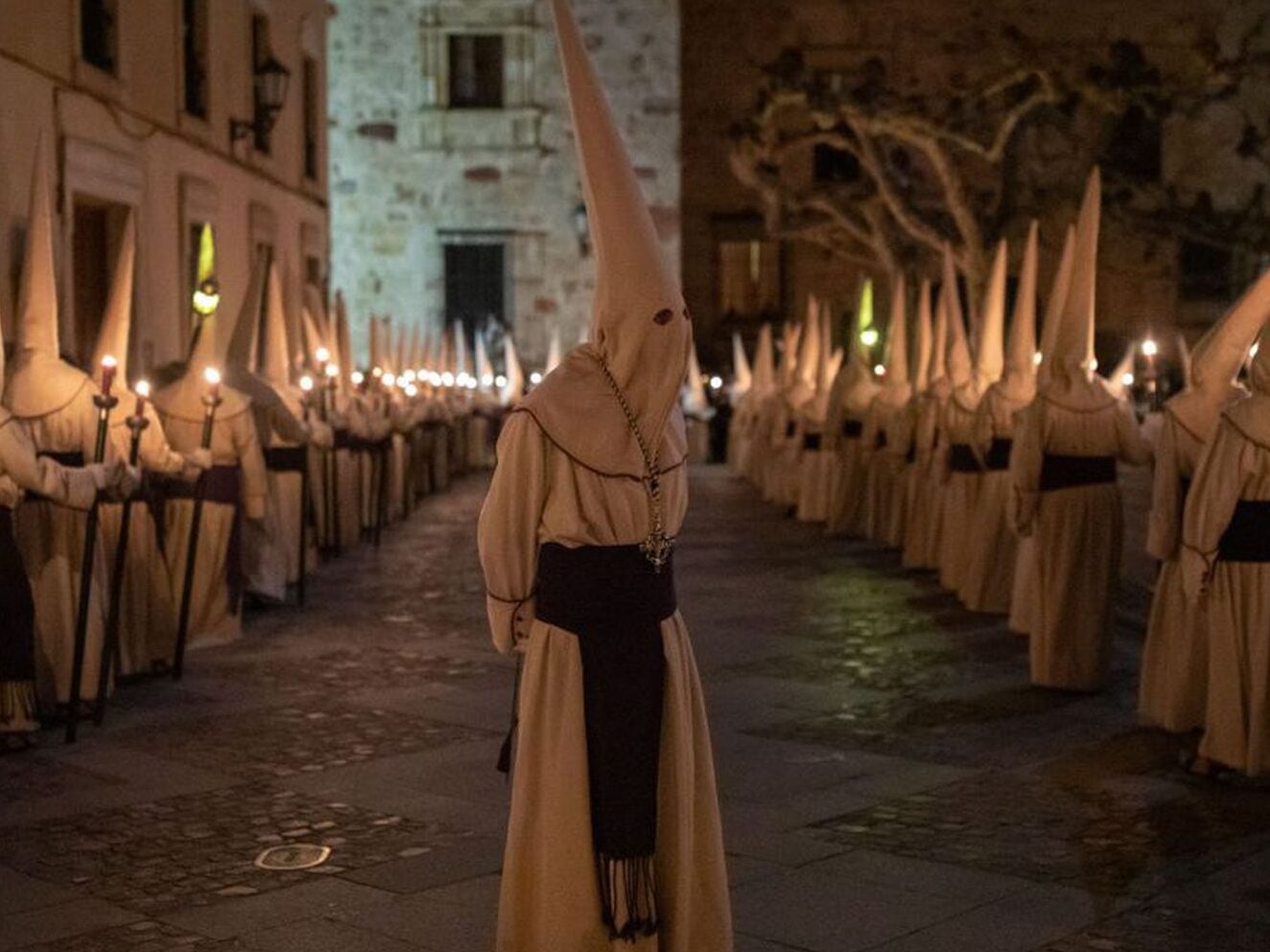 Celebración de la Semana Santa en el año 2023: Pascua Católica y sus tradiciones.