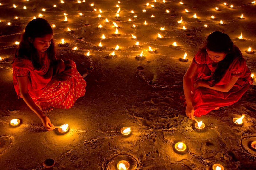 Celebración del Año Nuevo Hindú durante el Festival de Diwali
