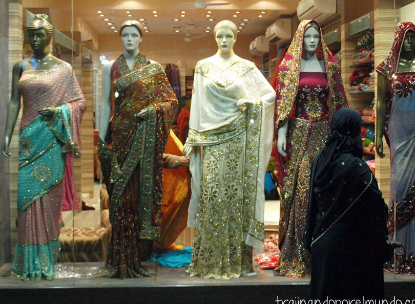 Cómo colocarse un sari: una guía paso a paso