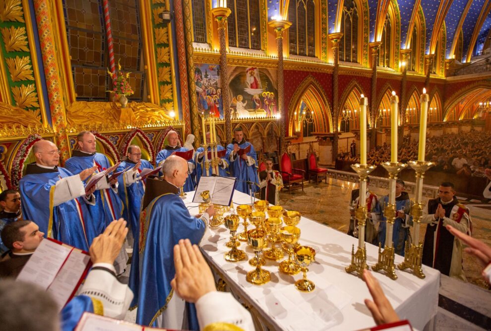 Domingo en la Iglesia Católica: Celebración Litúrgica y Significado.