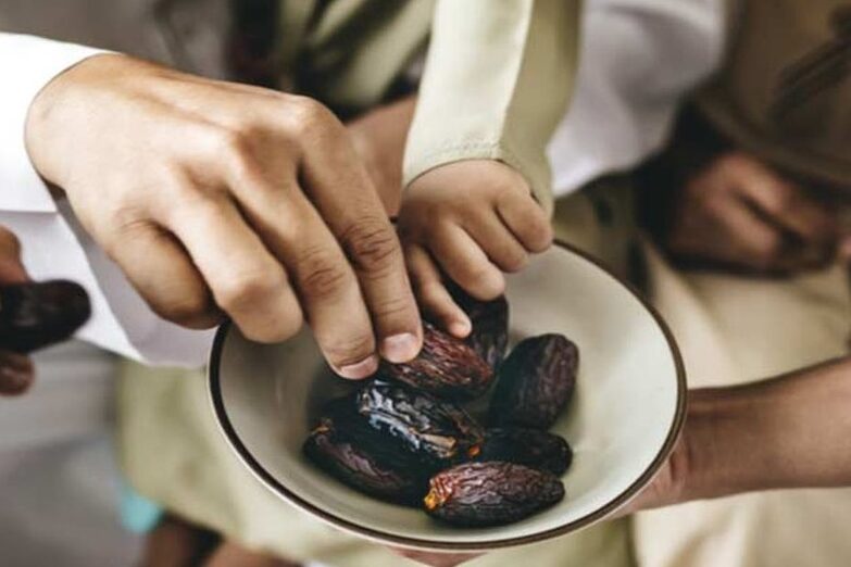 El ayuno durante el mes de Ramadán: significado, práctica y beneficios.