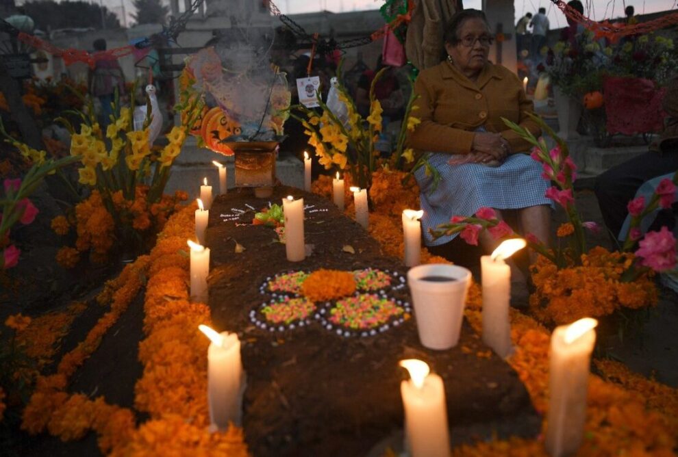 El Día de Todos los Santos en México: Tradiciones y Celebraciones.