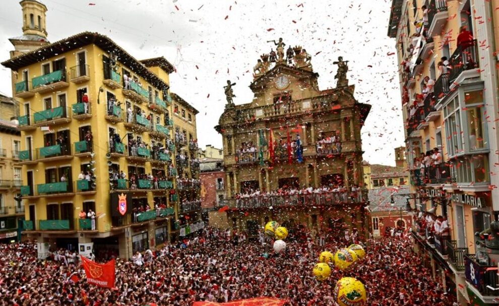 El Día del Chupinazo en San Fermín: Tradición y Celebración en Pamplona