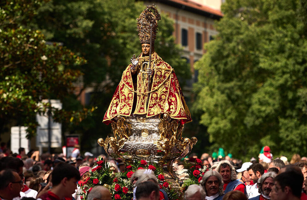 El encierro de Pamplona: una tradición centenaria en honor a San Fermín