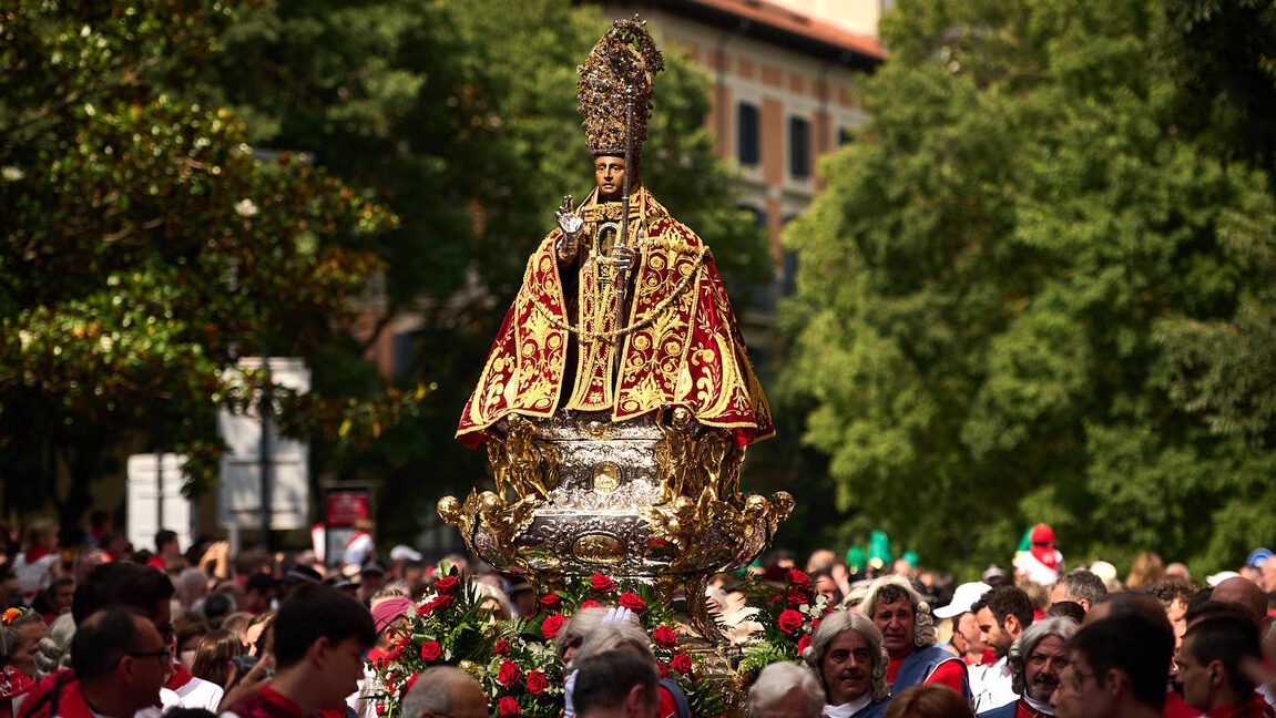 El encierro de Pamplona: una tradición centenaria en honor a San Fermín