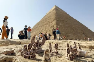 El Interior de la Pirámide de Keops: Misterios y Estructura Oculta