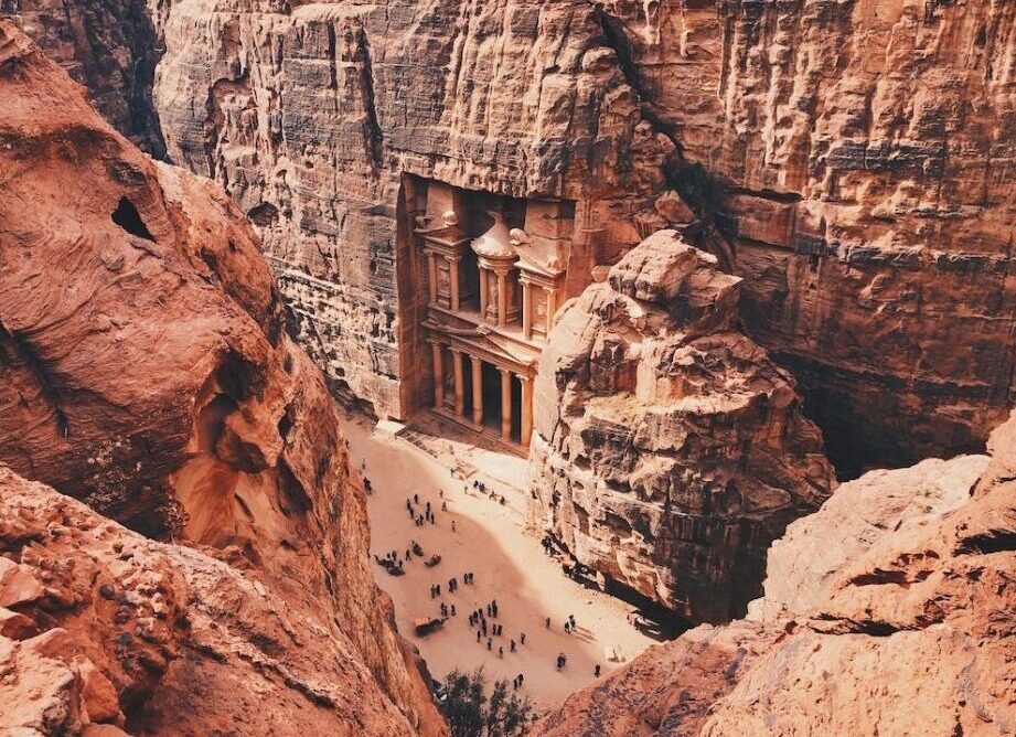 Explorando el interior de la Ciudad Perdida de Petra