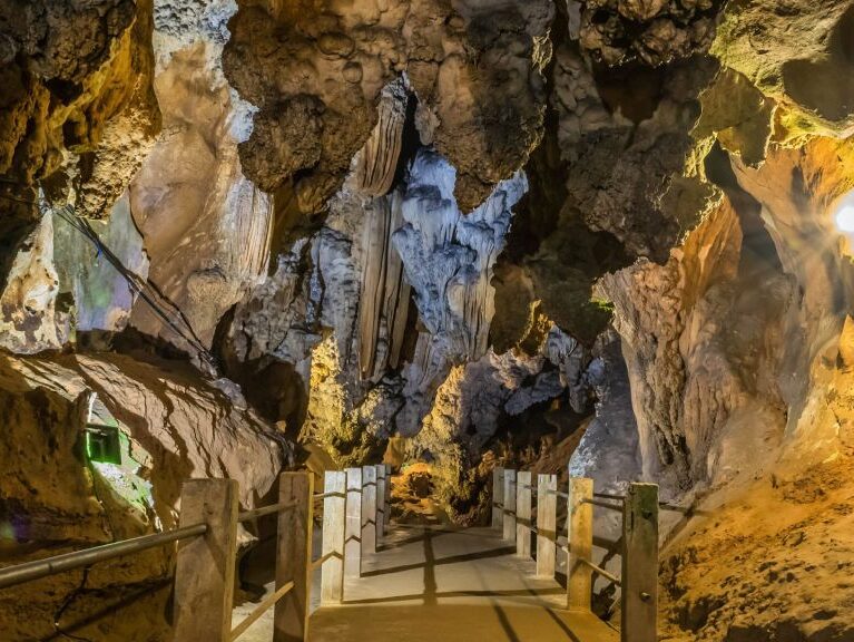 Explorando las fascinantes cuevas de Tailandia