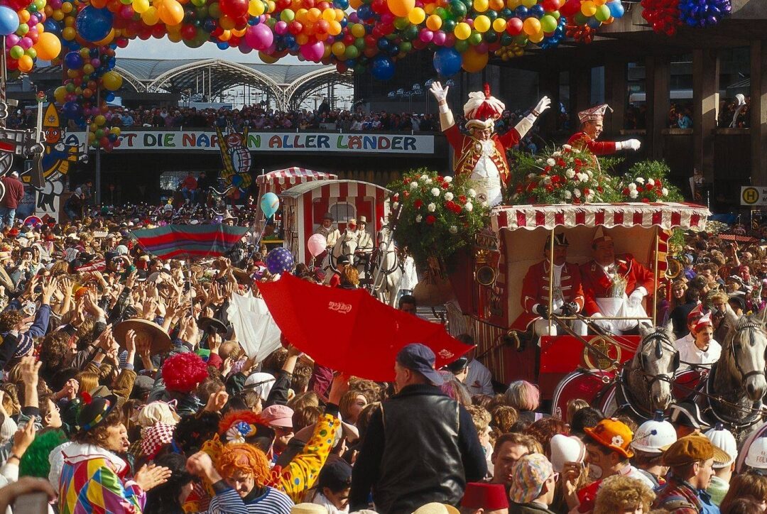 Fiestas y celebraciones a lo largo del año: tradiciones y festividades en diferentes culturas.