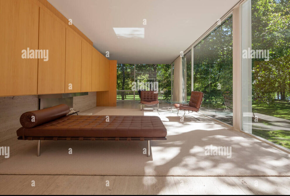Interior de la Casa Farnsworth: Diseño y Características Emblemáticas
