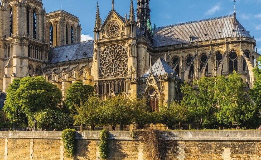 La Catedral de Notre Dame: Historia, Arquitectura y Significado Cultural