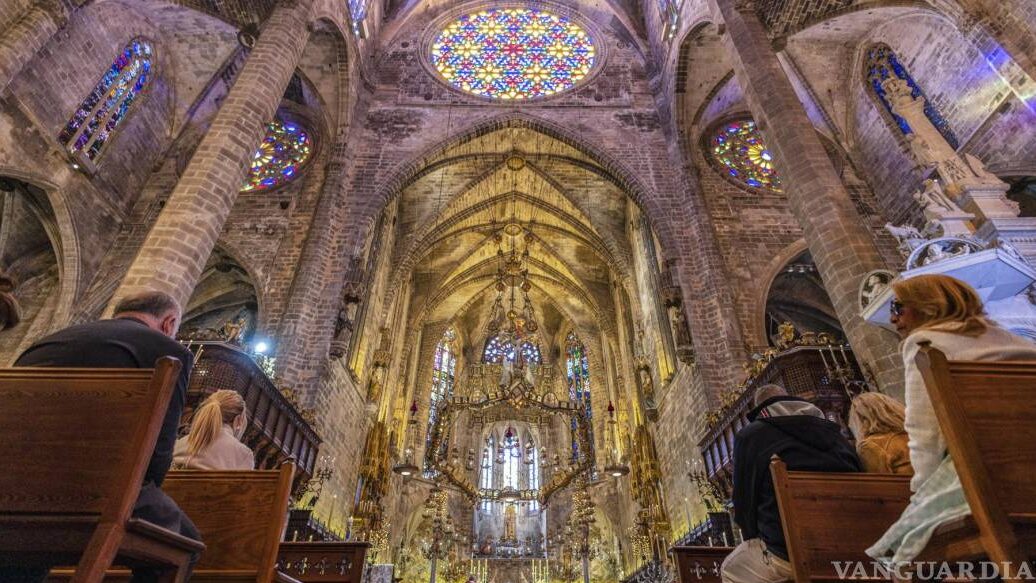 La Catedral Gótica: Majestuosas Obras de Arte y Arquitectura