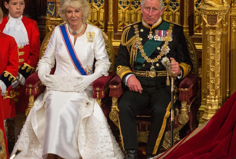 La coronación de Carlos de Inglaterra: ceremonia y tradiciones.