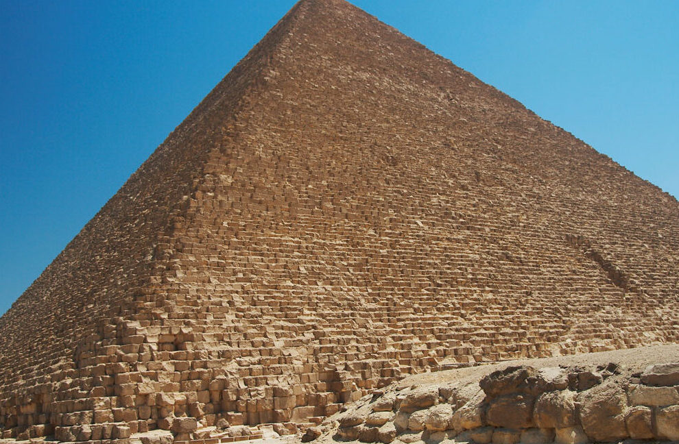 La Gran Pirámide de Keops: Historia y Misterios de una Maravilla del Antiguo Egipto