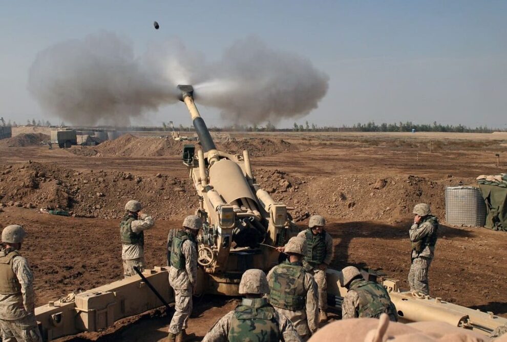 La Operación Tormenta del Desierto: La intervención militar de la coalición internacional en la Guerra del Golfo.