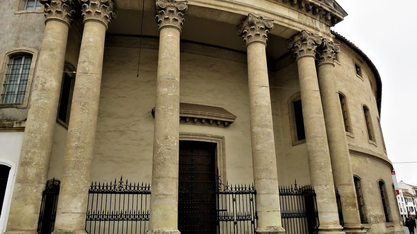 La Parroquia de Santa Victoria: Historia, Arquitectura y Patrimonio