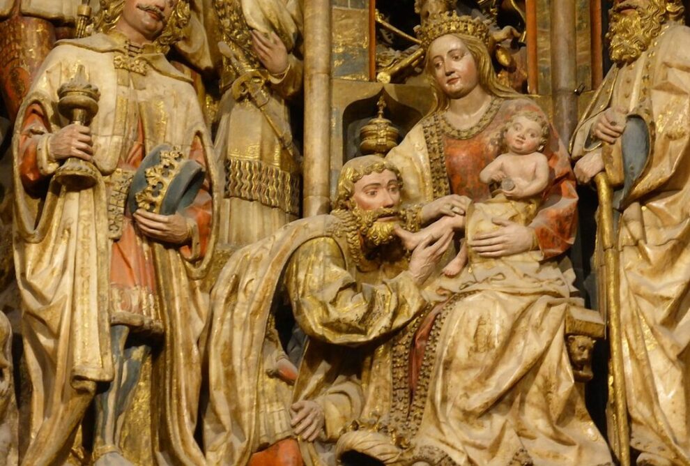 La representación de los Tres Reyes Magos en el arte religioso.