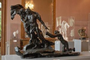 La vida y obra de Camille Claudel, escultora y musa de Auguste Rodin.