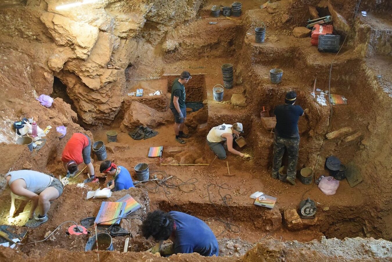 Las Fascinantes Cuevas de Blombos: Tesoros Arqueológicos en Sudáfrica