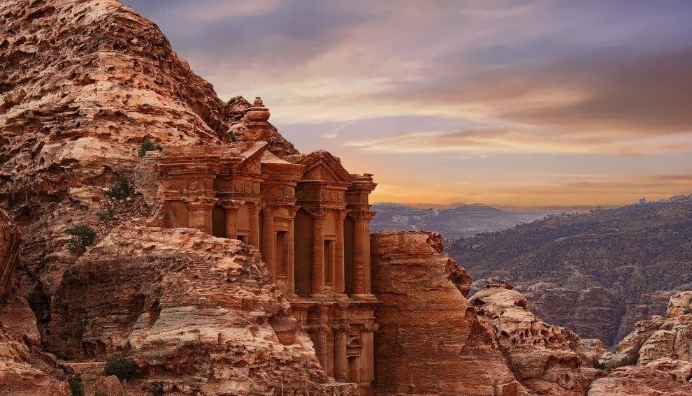 Las Ruinas de Petra: Una Maravilla Arqueológica en Jordania