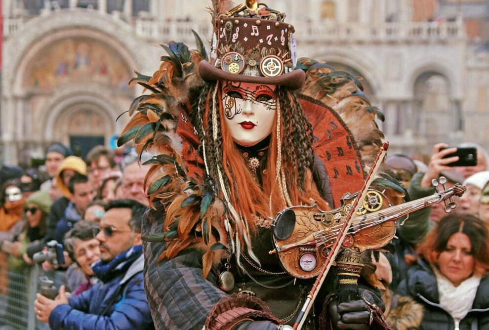 Los Carnavales: Origen, Tradiciones y Celebraciones en Diferentes Culturas