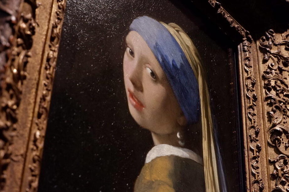 Los fascinantes cuadros de Johannes Vermeer: una ventana a la vida cotidiana en el Siglo de Oro.