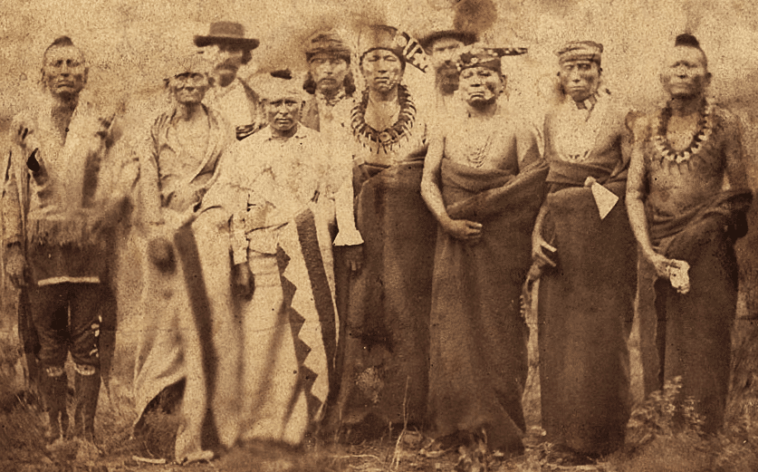 Los Osage: Nativos Americanos de la tribu Osage.