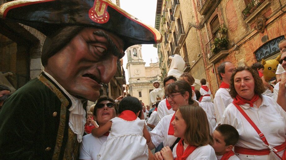 Los Sanfermines en Pamplona: Tradición festiva y celebración cultural