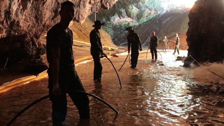 Operación de rescate de niños atrapados en cueva de Tailandia