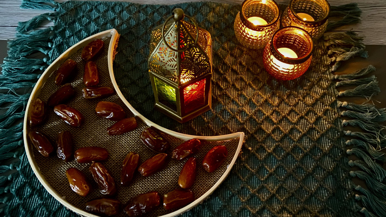 Origen y significado del Ramadán: una mirada a su historia y tradición.