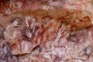 Pinturas rupestres de manos: un legado artístico prehistórico