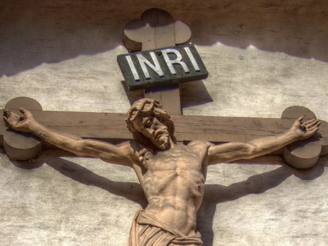 Significado de INRI en la Cruz de Jesús