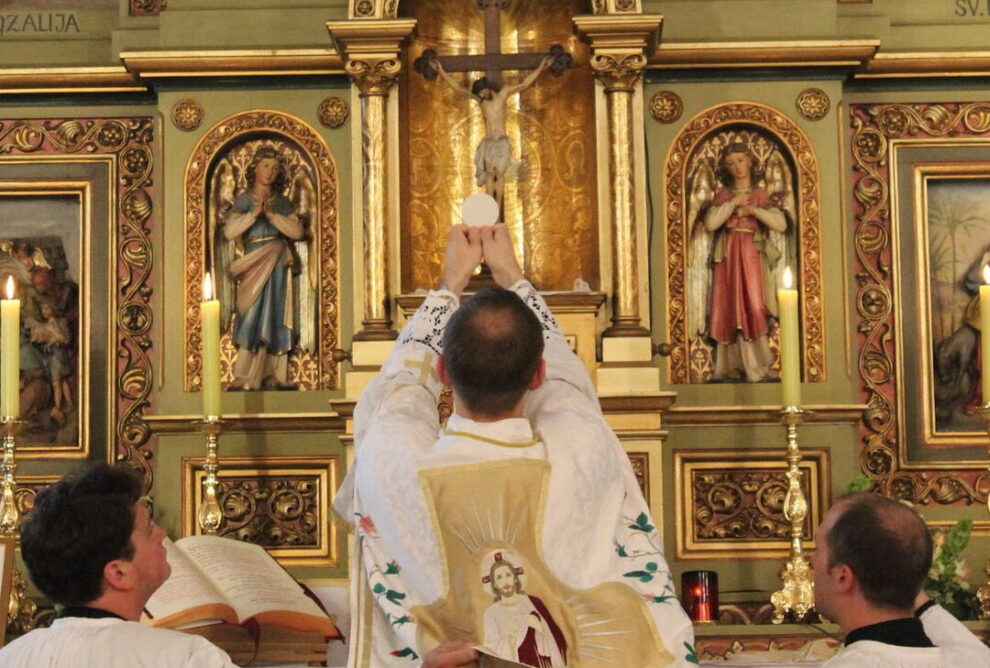 Sinónimos de Ritual: Palabras para Designar Ceremonias y Prácticas Solemnes