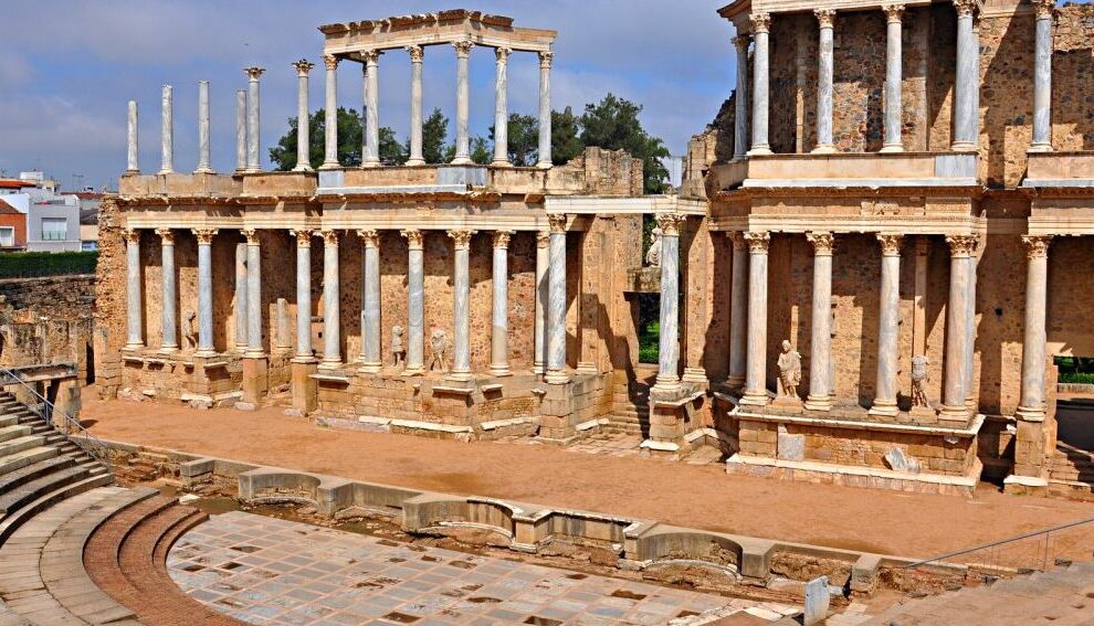 Teatros Romanos Antiguos: Arquitectura y Entretenimiento en la Antigüedad