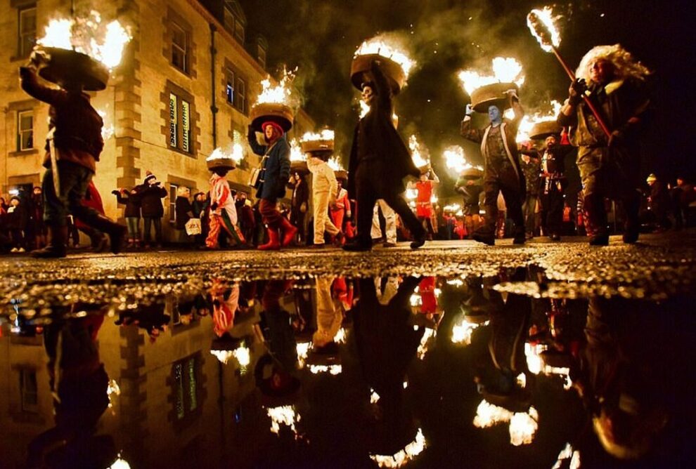 Tradición de las Campanadas de Fin de Año: Celebración y Significado