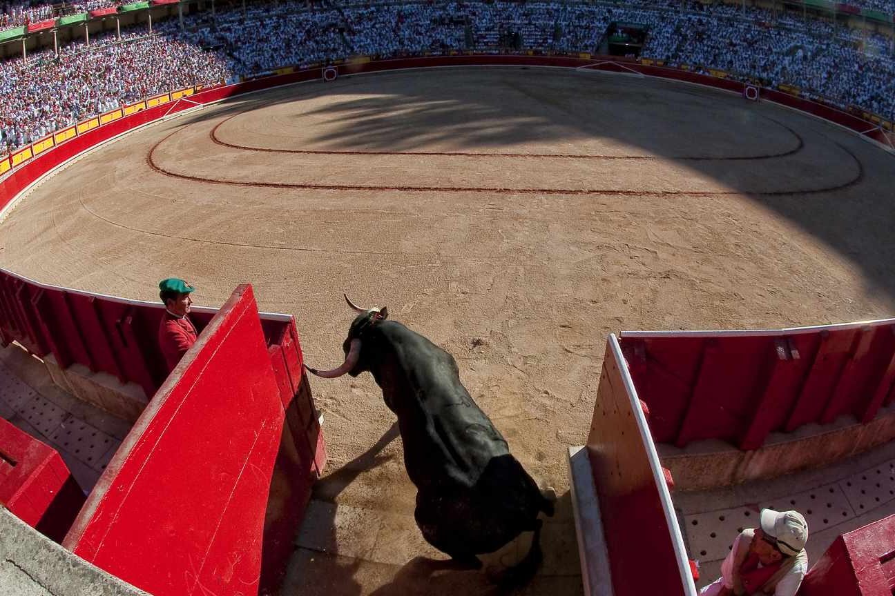 Tragedias mortales en los Sanfermines: un análisis de los riesgos y medidas de seguridad.